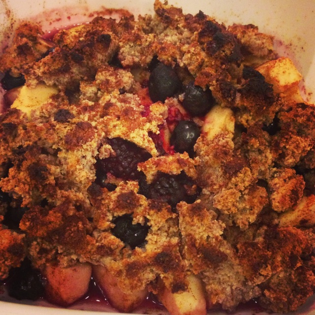 Apple and Berry Crumble